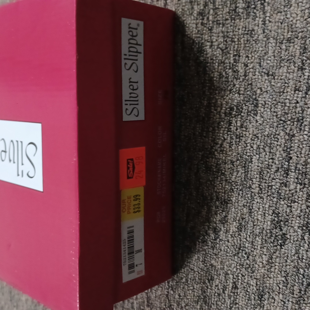 Heels - Picture 3 of 3